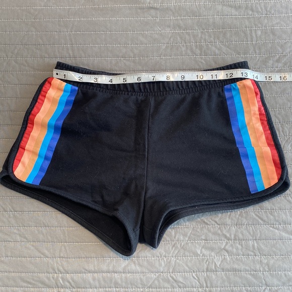 Forever 21 Retro Short - Picture 3 of 4